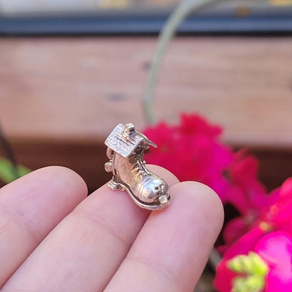 Vintage Antique Solid 925 Sterling Silver Nursery Rhyme Shoe Boot Charm - Picture 8 of 16